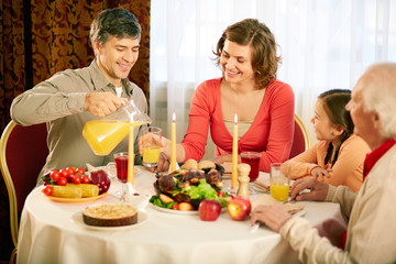 Obraz na płótnie Canvas Traditional Thanksgiving dinner
