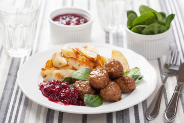 swedish meatballs with potatoes and lingon jam