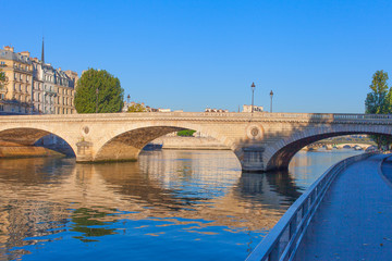 Louis Philippe bridge in Paris.