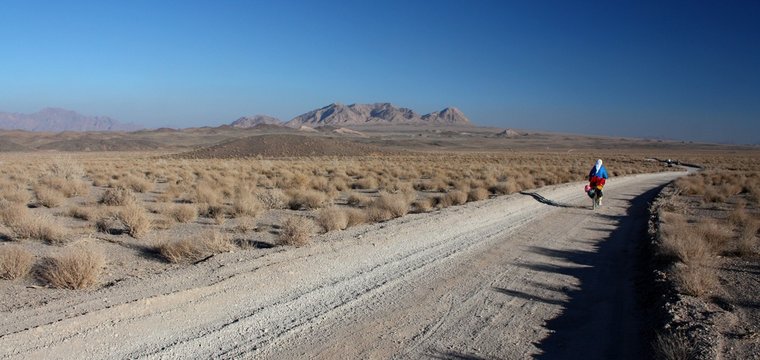 voyage à vélo dans le désert