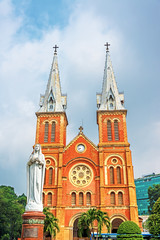 Obraz premium The Notre-Dame Saigon Basilica in Ho Chi Minh City, Vietnam