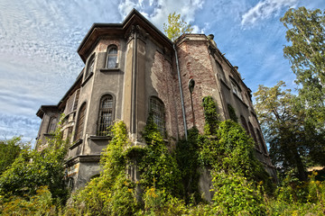 Fototapeta na wymiar Forgotten century-old mansion. Gdansk - Poland.