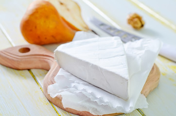 camembert and fresh pears