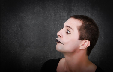 mime artis profile in gray background