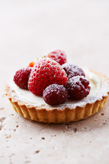 Little mascarpone tart with fresh summer berries