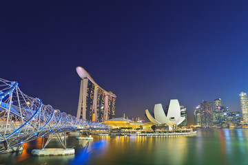 Fototapeta na wymiar Singapore Skyline and view of Marina Bay