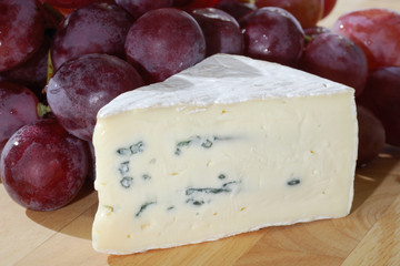 Blauschimmelkäse mit Weintrauben