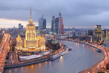 Abwaschbare Fototapete Moskau Moskau City am Abend