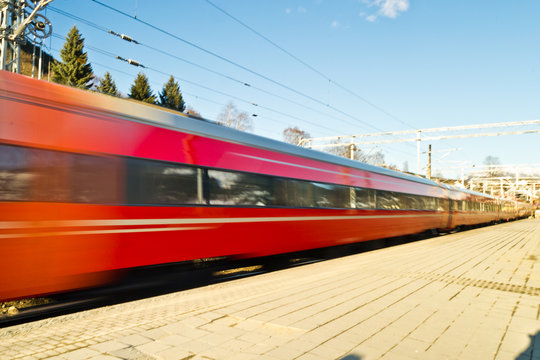 Tren hacia Fl&aring;m