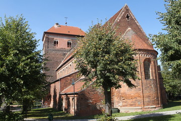 Fototapeta premium Romanische Kirche St. Laurentius in Sandau a.d. Elbe