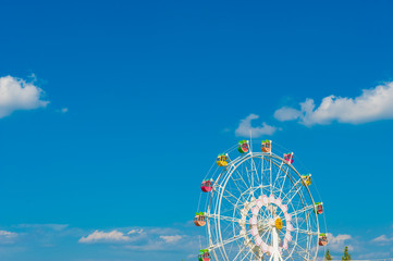 観覧車と青空