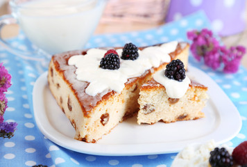 Cheese casserole with raisins