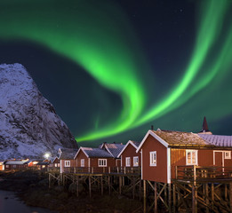Nordlicht in Reine Lofoten Norwegen - obrazy, fototapety, plakaty