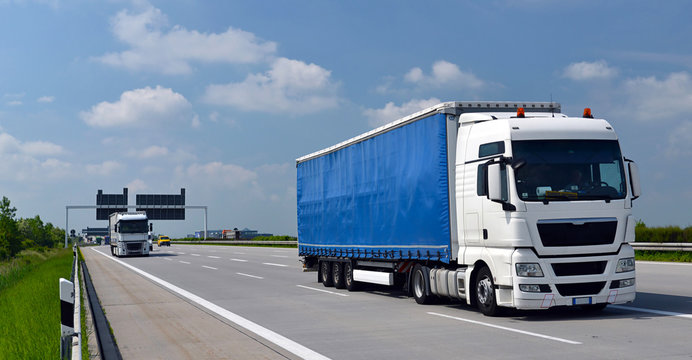 LKW auf Autobahn
