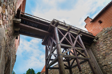 Fototapeta na wymiar Zawieszenie zdejmowany średniowiecznej twierdzy w most