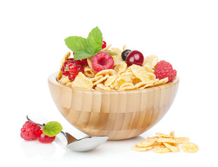 Fresh corn flakes with berries