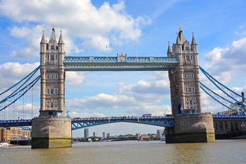 Fototapeta na wymiar Tower bridge. Londres