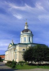 Fototapeta na wymiar Cerkiew w stylu klasycznym