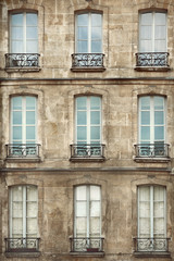 Fototapeta na wymiar Okna Paryż