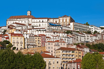 Fototapeta na wymiar View of houses on the hill of Coimbra