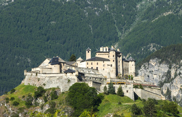 Fototapeta na wymiar Chateau-Queyras