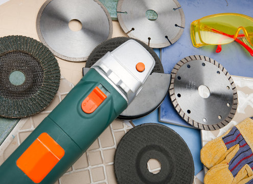 The cutting machine and various detachable disks..