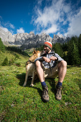Beste Freunde in den Alpen