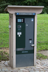 Kassenautomat am Parkplatz