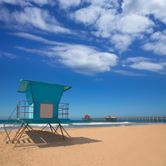 Naklejka premium Huntington beach Pier Surf City USA with lifeguard tower