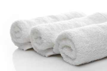 Fototapeta na wymiar białe ręczniki spa
