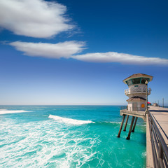 Naklejka premium Huntington beach main lifeguard tower Surf City California