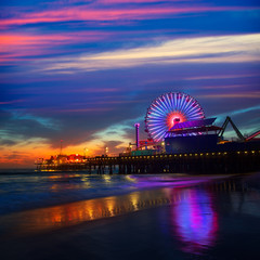 Fototapeta premium Santa Monica California zachód słońca na kole Pier Ferrys