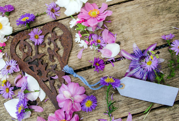 Alles Liebe: Glückwunsch, Gutschein mit rostigem Herz