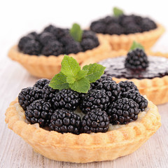 blackberry pastry