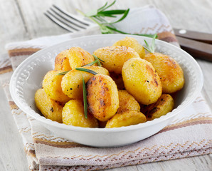 Roasted potatoes with rosemary