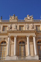 Fototapeta na wymiar Fasada pałacu w Wersalu
