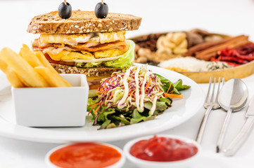 Sandwich with potato chips.