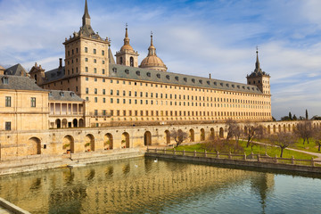 Fototapeta na wymiar Królewski klasztor San Lorenzo de El Escorial, Madryt, Hiszpania