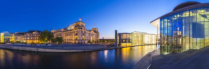 Gordijnen Rijksdag, Rivier de Spree, Berlijn © travelwitness