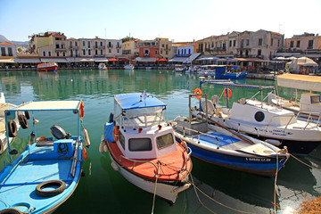 Fototapeta na wymiar Port w Rethymno, Kreta