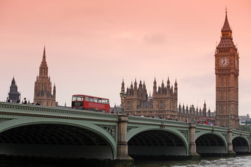 Fototapeta premium Sundown at Big Ben, classic view London gothic architecture, UK