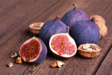 Gesund  naschen - Feigen und Nüsse