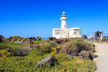 Fototapeta na wymiar Lighthouse in Pantelleria