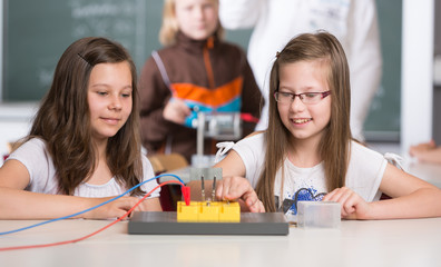 Versuch im Physik-Unterricht