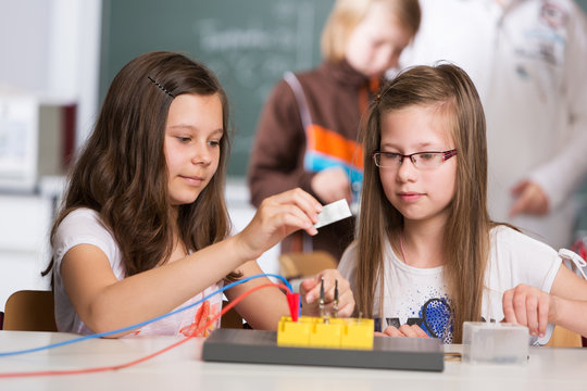 Versuch im Physik-Unterricht