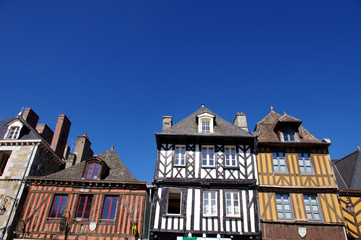 Fototapeta premium Les maisons colorées de Dol de Bretagne