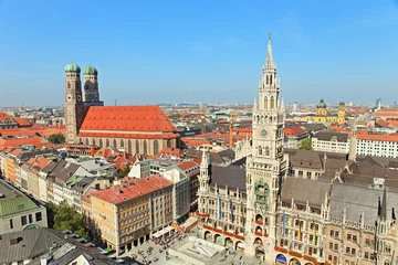 Marienplatz München - Neues Rathaus und Frauenkirche © Volker Werner