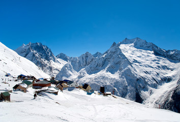 Fototapeta na wymiar houses on the top of of mountains