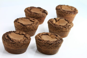 6 petits gateaux aux chocolats