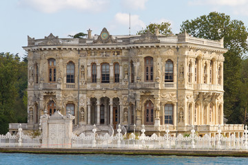 Fototapeta na wymiar Kucuksu Palace, Istanbul, Turkey
